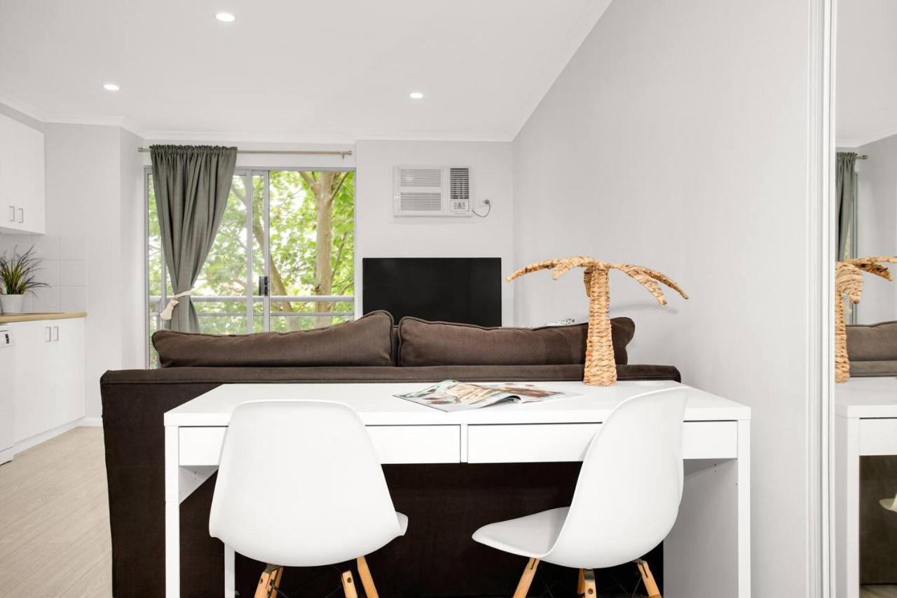 Apartment 'the Crows Nest' Spacious With Balcony Sydney