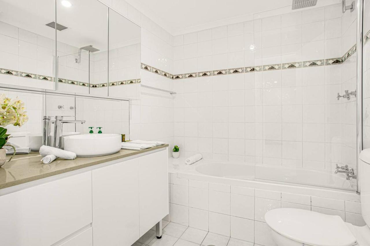Apartment 'the Crows Nest' Spacious With Balcony Sydney