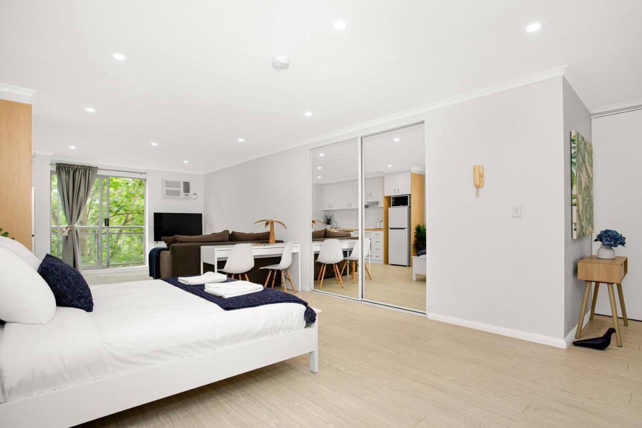 Apartment 'the Crows Nest' Spacious With Balcony Sydney